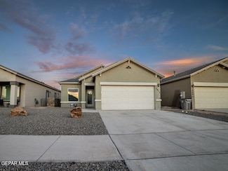 5012 Marcella Santillana, El Paso, TX 79938