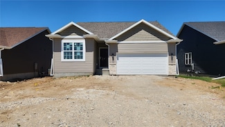 9124 Grand Oaks Dr NE, Cedar Rapids, IA 52402