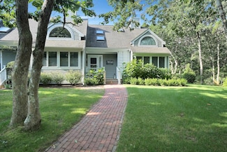 7 Meetinghouse Village Way, Edgartown, MA 02539
