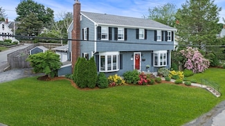 13 Naugus Ave, Marblehead, MA 01945
