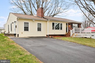 11320 Dogwood Dr, Hagerstown, MD 21740