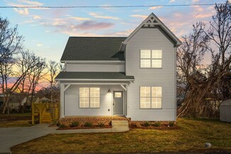 203 17th Ave W, Springfield, TN 37172