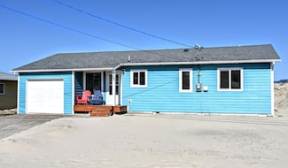 105 NW Oceania Dr, Waldport, OR 97394
