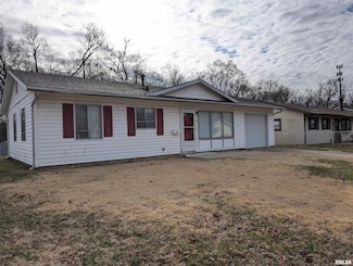1704 Lamar Dr, Pekin, IL 61554
