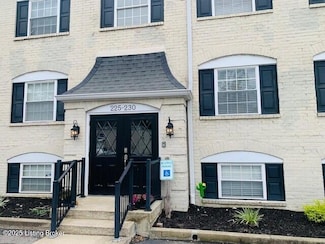 228 Middletown Square Unit 228, Louisville, KY 40243