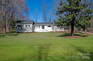534 Kirby Ln, Matthews, NC 28104