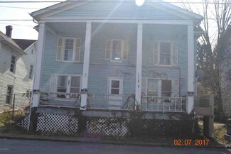 914 Wolf St, Narrows, VA 24124