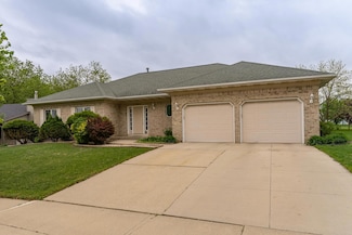 2310 Wilshire Ln NE, Rochester, MN 55906