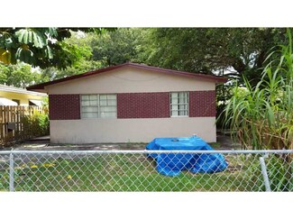 317 NE 162nd St, Miami, FL 33162