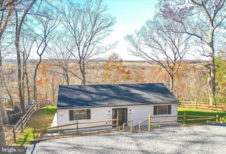 440 Redbud Ln, Bluemont, VA 20135