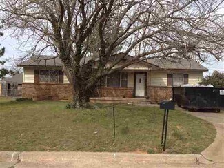 403 N East Dr, Fletcher, OK 73541