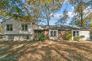 7499 Matoaka Ave, Gloucester Point, VA 23062