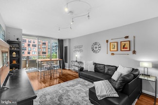 4801 Fairmont Ave Unit 511, Bethesda, MD 20814
