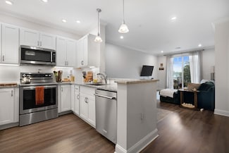 69 Foundry St Unit 310, Wakefield, MA 01880