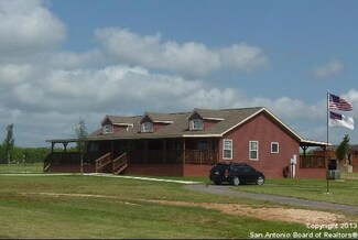 87 East St, Stockdale, TX 78160