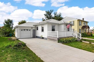 328 2nd St, Atkins, IA 52206