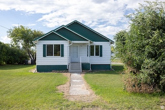 566 S Main St, Lyman, UT 84749