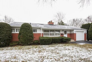 38 Jayne St, Algonquin, IL 60102