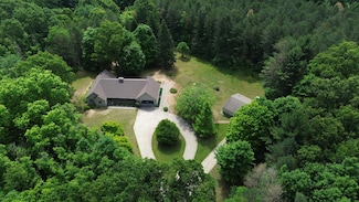 65563 32nd St, Lawton, MI 49065
