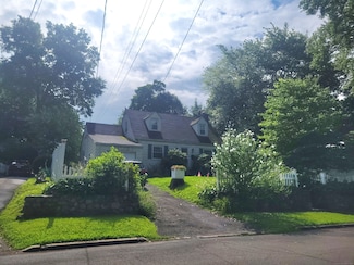99 Woodbury Ave, Stamford, CT 06907
