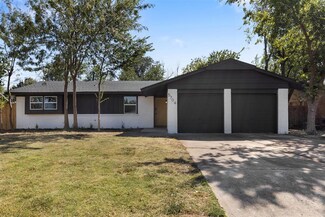 5704 NW 66th St, Warr Acres, OK 73132