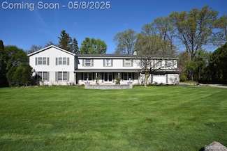 5100 Kings Gate Way, Bloomfield Hills, MI 48302
