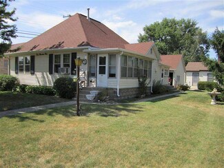 405 E 1st St, Fowler, IN 47944