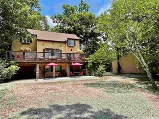 867 Gentry Rd, Calico Rock, AR 72519