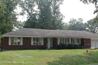 12 Bluebird Ct, Waterford, NY 12188