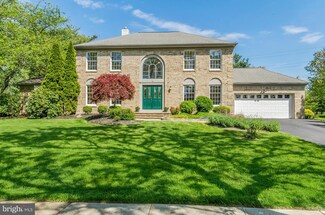 14 Le Parc Ct, Princeton Junction, NJ 08550