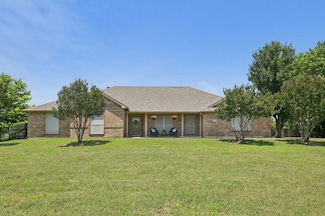 711 Mason Ln, Waxahachie, TX 75167