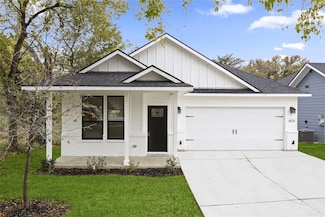 606 Dr Martin Luther King jr Blvd, Waxahachie, TX 75165