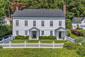 50 Shore Rd, Cold Spring Harbor, NY 11724