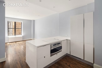 23 E 10th St Unit 704, New York, NY 10003