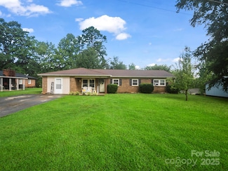 119 Oakhill Dr, Forest City, NC 28043