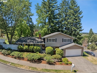 855 NW Mawrcrest Dr, Gresham, OR 97030