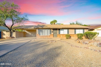 2806 S Cottonwood Dr, Tempe, AZ 85282