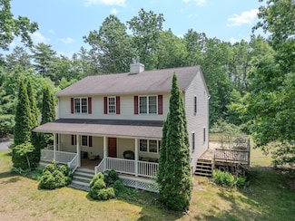 50 Fargo St, Greenfield, MA 01301