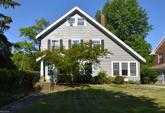 2884 Warrington Rd, Cleveland, OH 44120