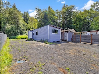 146 Camelot Dr, Castle Rock, WA 98611