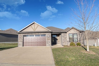 4202 Meadow View Dr, Columbia, MO 65201