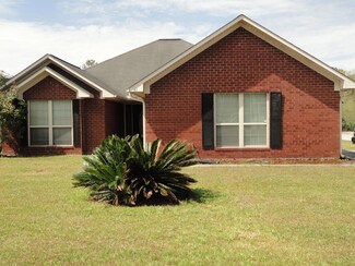 61 Gloucester Dr, Midway, GA 31320
