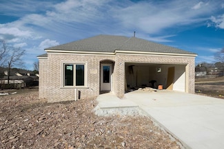108 Mergeron Ct, Little Rock, AR 72212