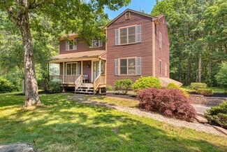8 Sears Island Dr, Lakeville, MA 02347