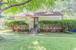 8232 Davenport Dr, Saint Louis, MO 63134