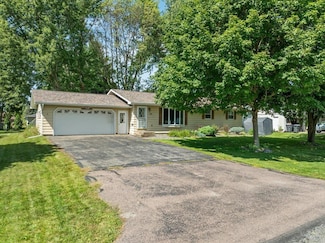 2706 S Maywood Ave, Marshfield, WI 54449