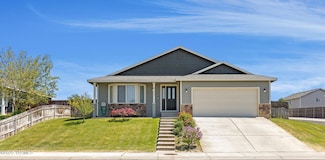 613 N Iler St, Moxee, WA 98936