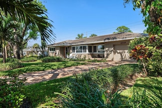 7909 Garden Dr N, Saint Petersburg, FL 33710