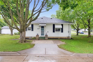 38 Marion Ave, Mogadore, OH 44260