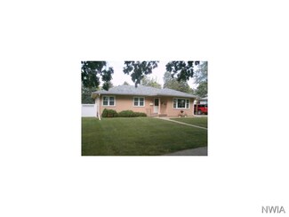 221 S Walker St, Vermillion, SD 57069